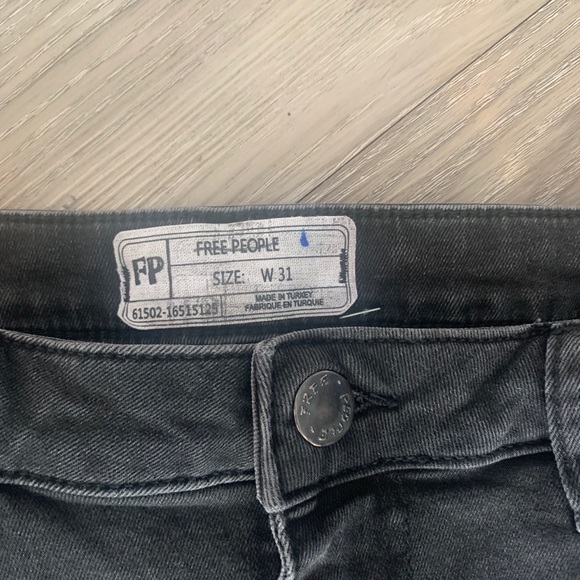 NWOT Free People Distressed Jeans - Picture 8 of 11